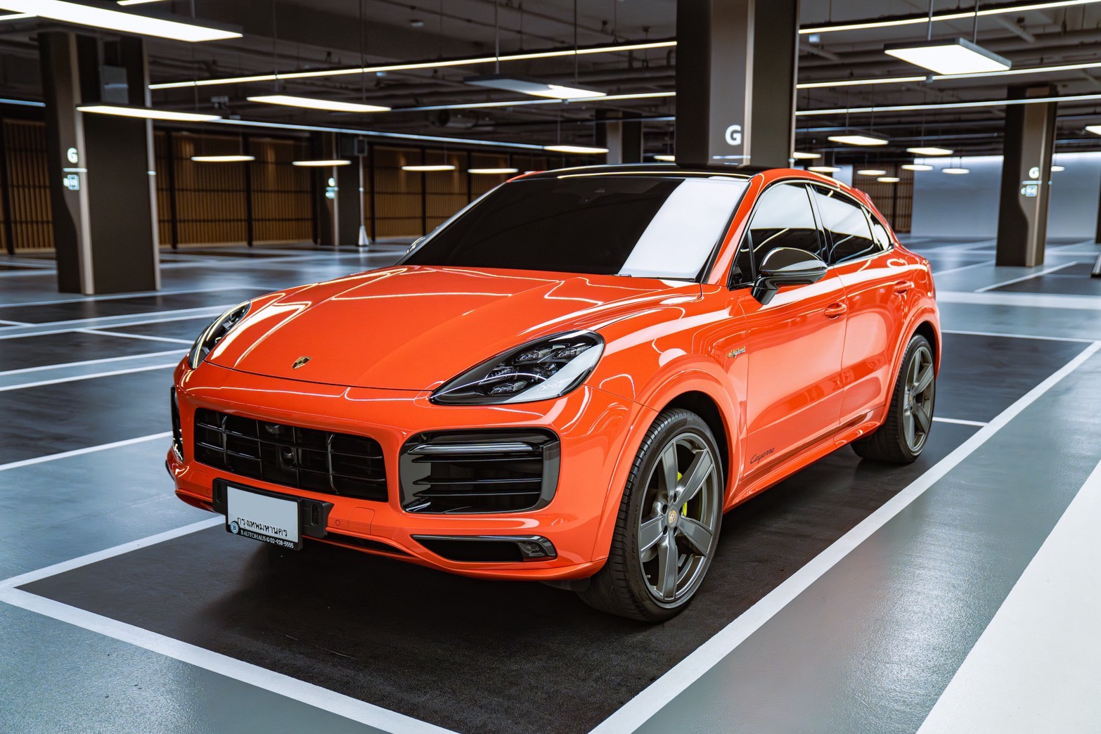 Porsche Cayenne Coupe (Lava Orange) รถเช่าดอนเมือง