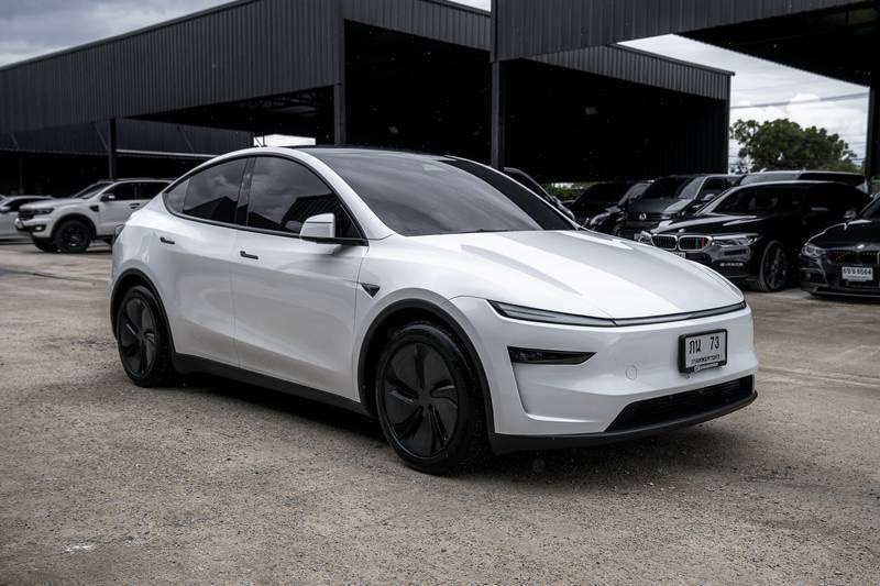 Tesla Model Y Performance AWD รถเช่าดอนเมือง
